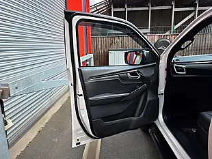 Used 2021 Isuzu D-Max V-Cross White - Interior and Exterior details 17