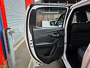 Used 2021 Isuzu D-Max V-Cross White - Interior and Exterior details 18