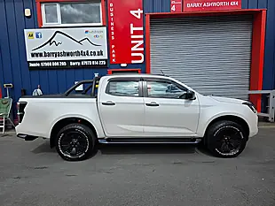 Used 2021 Isuzu D-Max V-Cross White - Interior and Exterior details 4