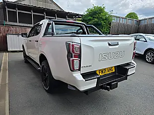 Used 2021 Isuzu D-Max V-Cross White - Interior and Exterior details 6