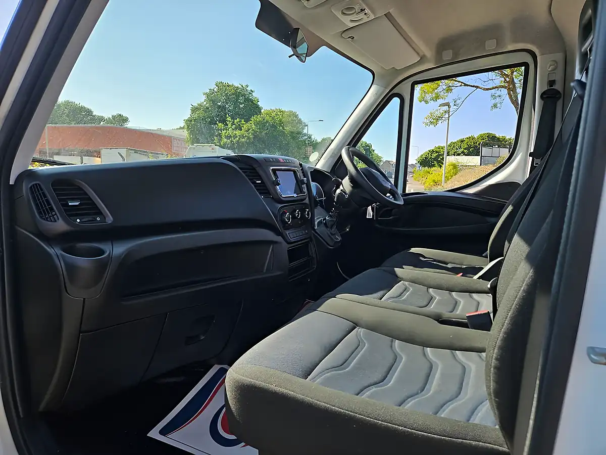 Used 2021 Iveco Daily Lwb Dropside White - Interior and Exterior details 9