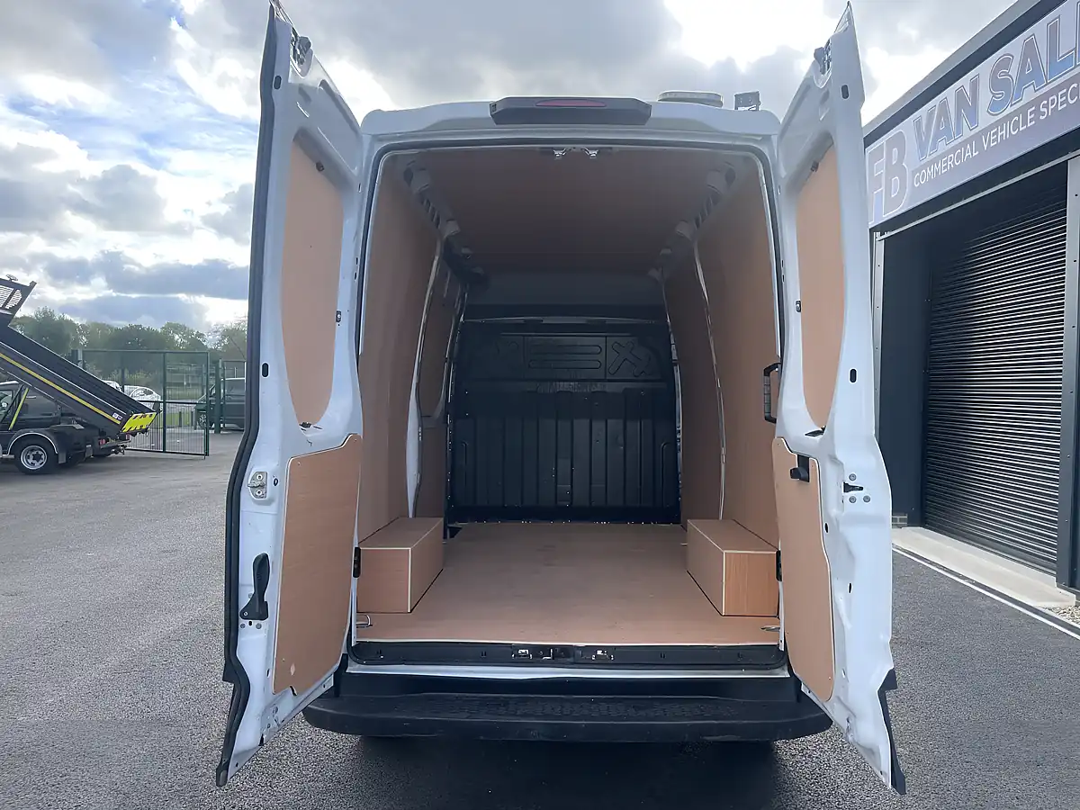 Used 2021 Iveco Daily Swb White - Interior and Exterior details 11