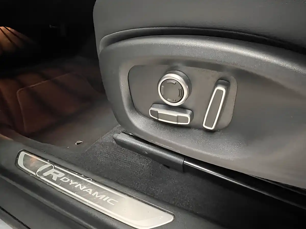 Used 2021 Jaguar E-Pace R-Dynamic S Hakuba Silver - Interior and Exterior details 16