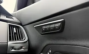 Used 2021 Jaguar E-Pace R-Dynamic Se Grey - Interior and Exterior details 16