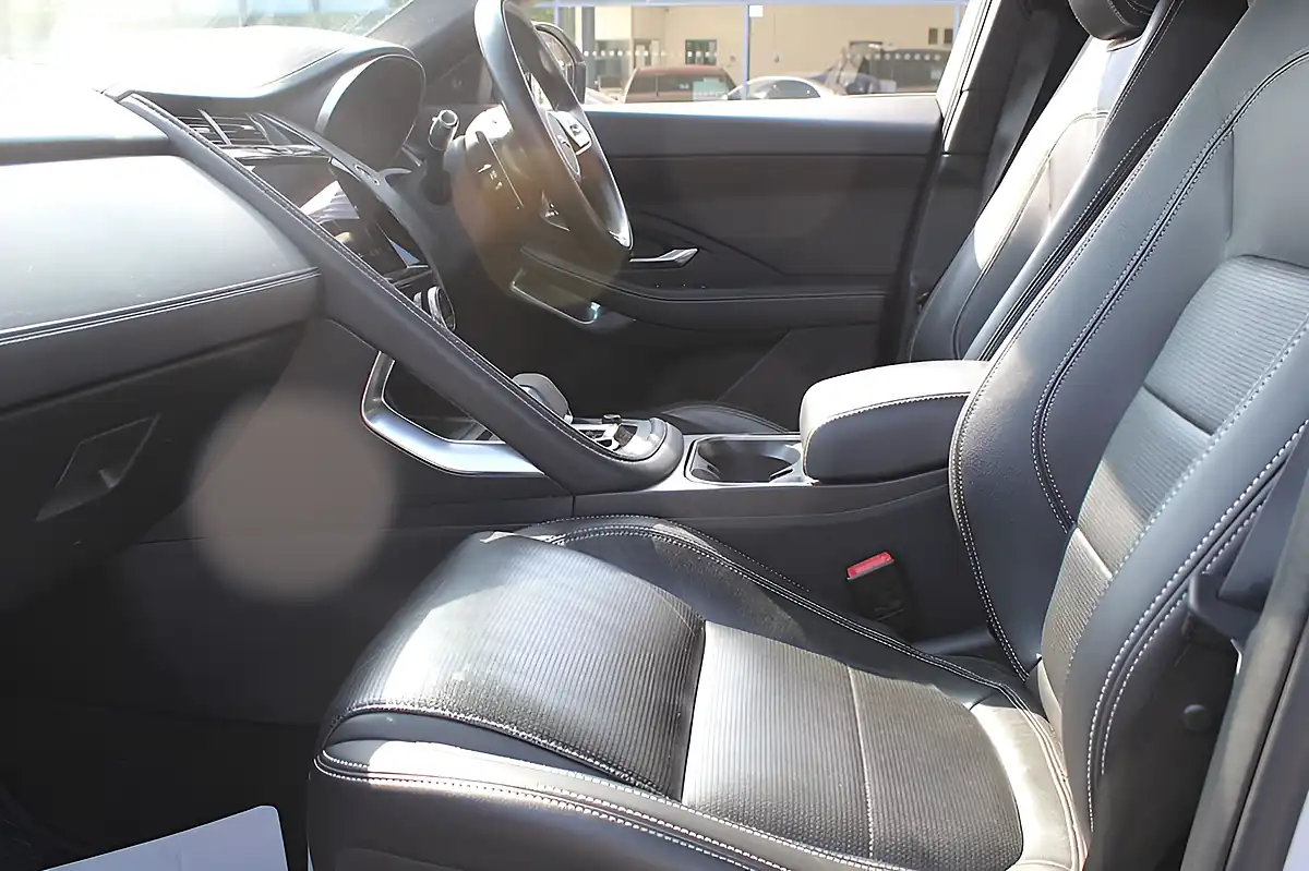 Used 2021 Jaguar E-Pace R-Dynamic Se White - Interior and Exterior details 10