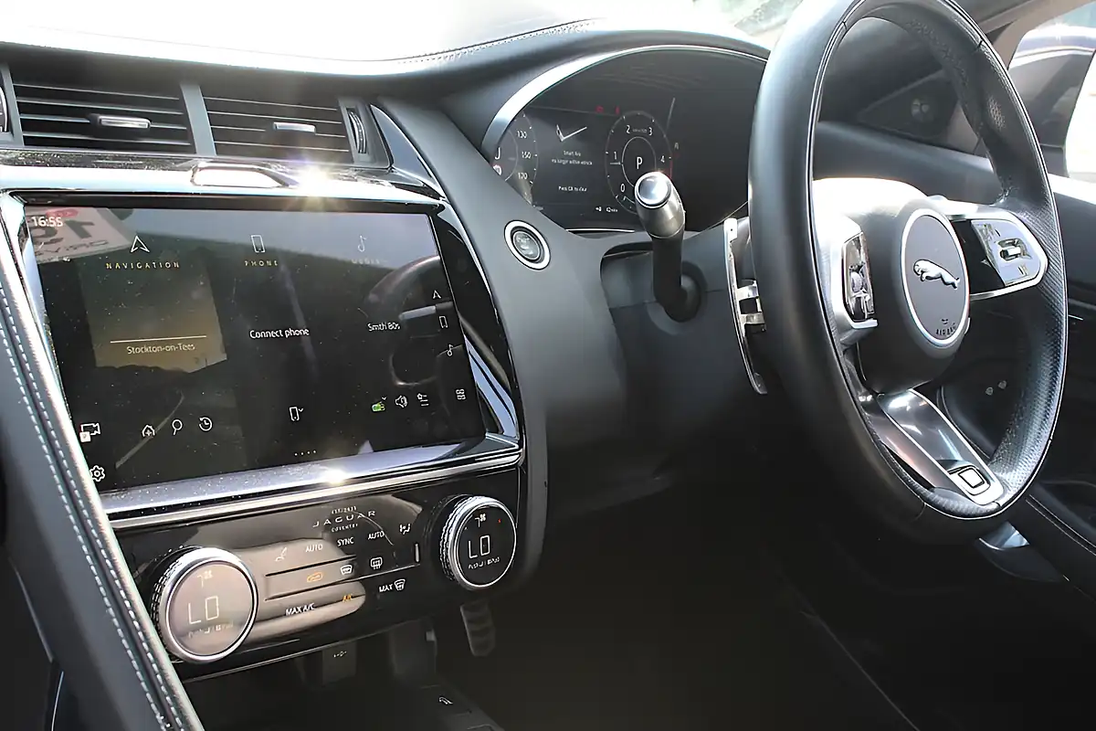 Used 2021 Jaguar E-Pace R-Dynamic Se White - Interior and Exterior details 12