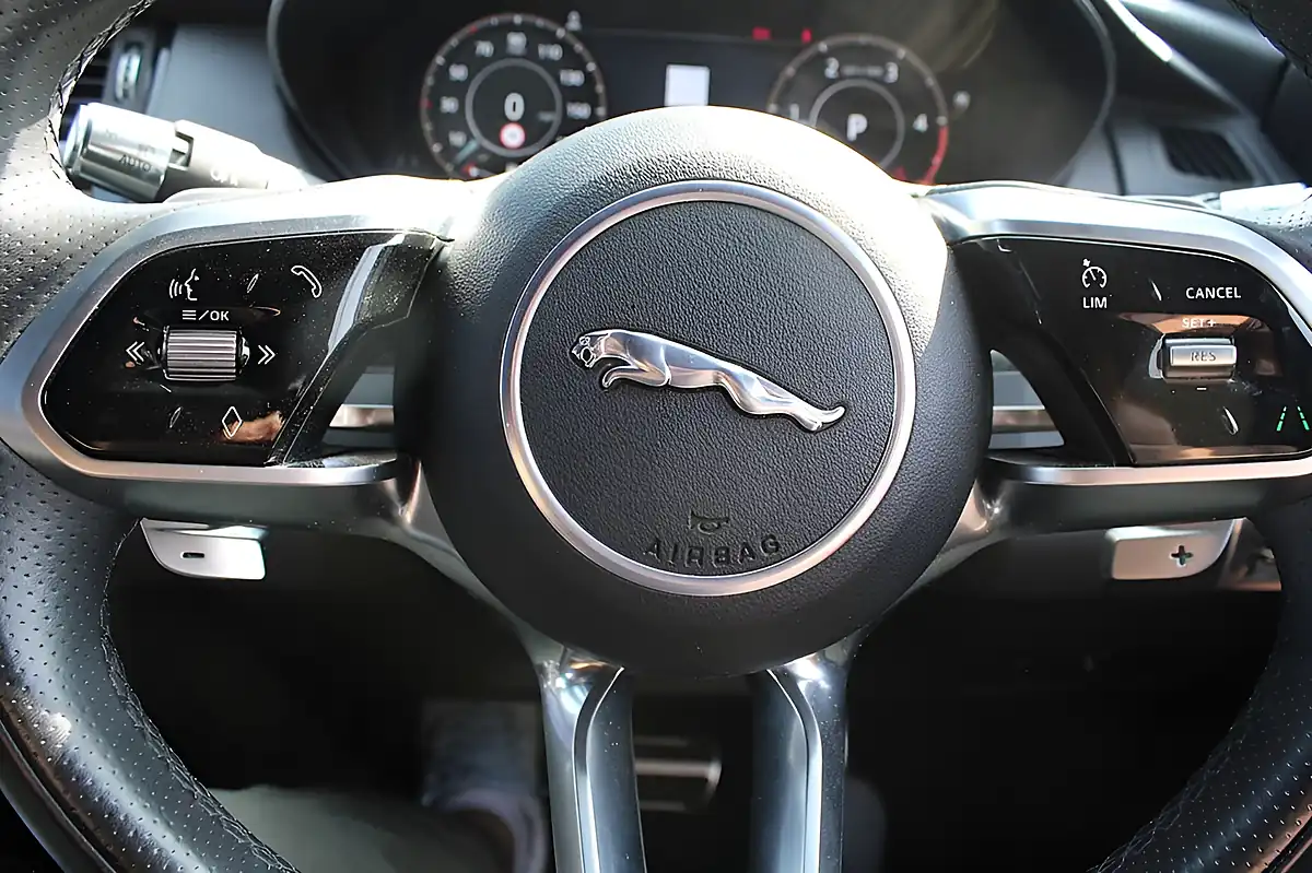 Used 2021 Jaguar E-Pace R-Dynamic Se White - Interior and Exterior details 20