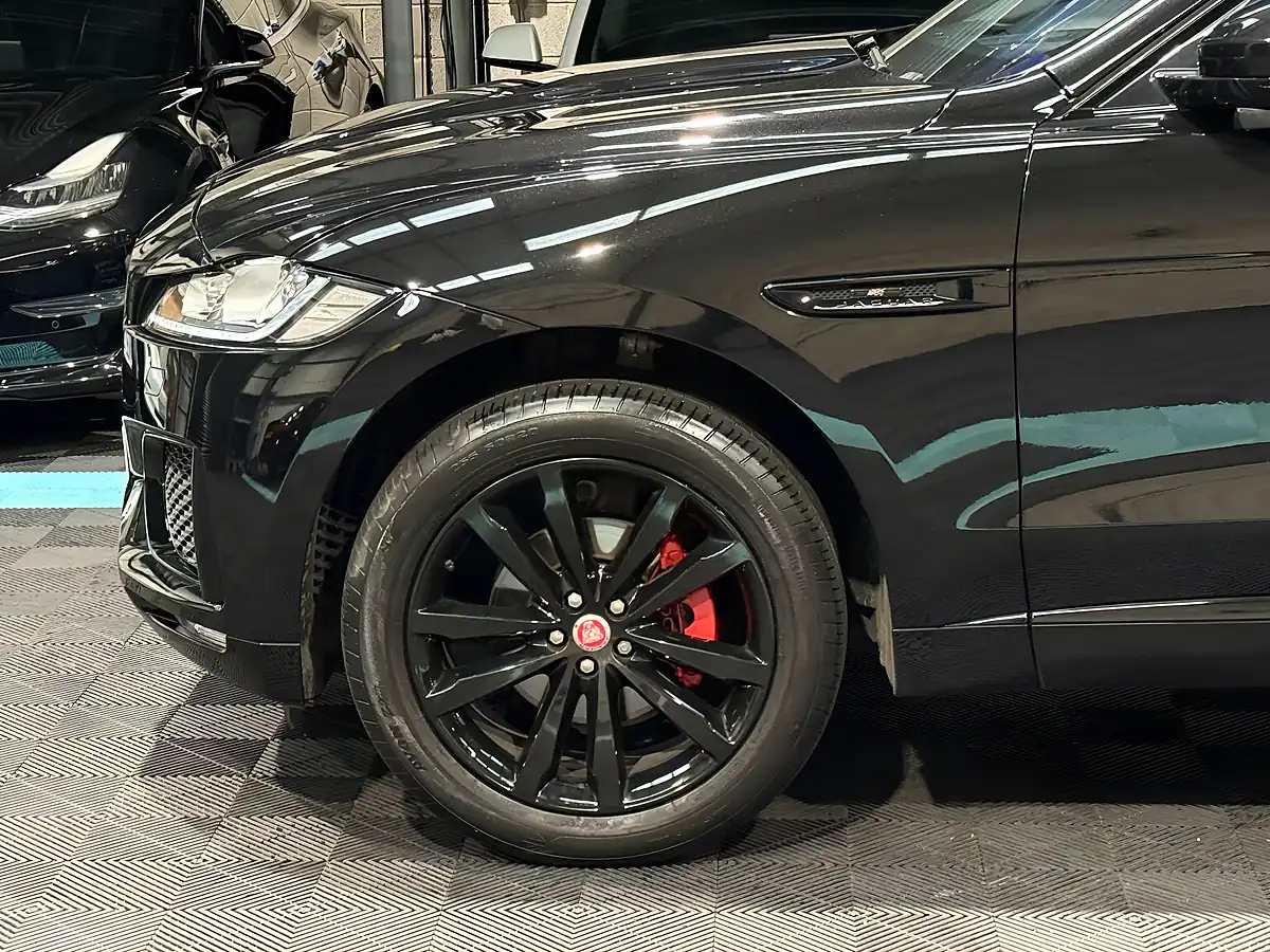 Used 2021 Jaguar F-Pace Chequered Flag Black - Interior and Exterior details 14