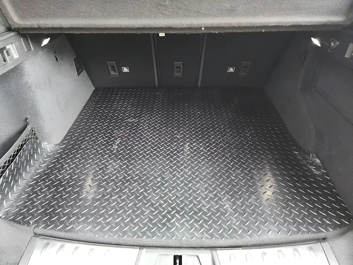 Used 2021 Jaguar F-Pace Chequered Flag Grey - Interior and Exterior details 19