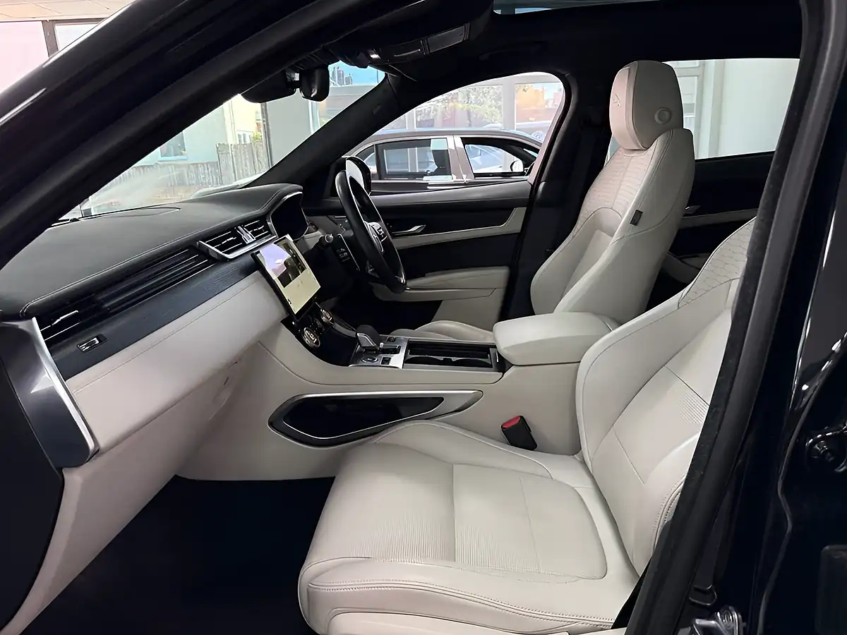 Used 2021 Jaguar F-Pace R-Dynamic Hse Black - Interior and Exterior details 11