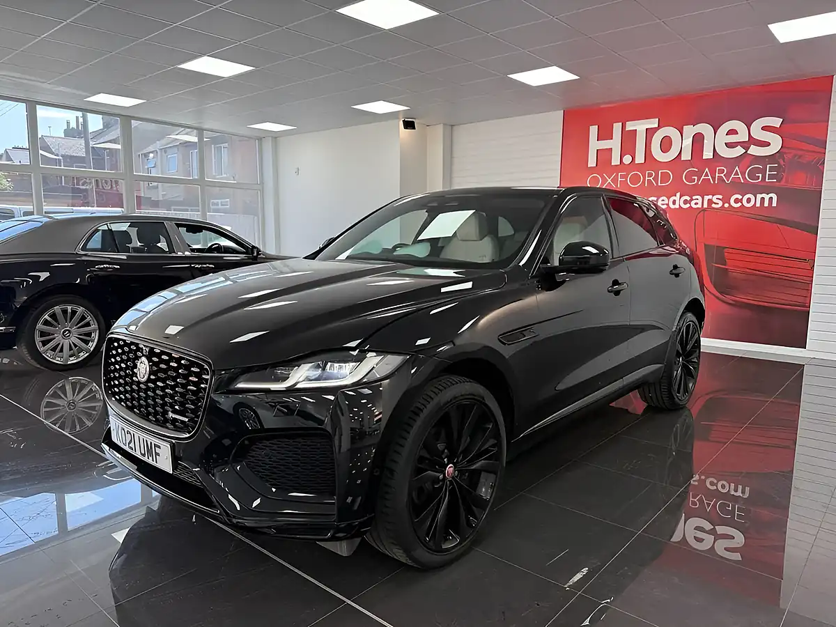 Used 2021 Jaguar F-Pace R-Dynamic Hse Black - Interior and Exterior details 13