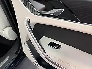 Used 2021 Jaguar F-Pace R-Dynamic Hse Black - Interior and Exterior details 6