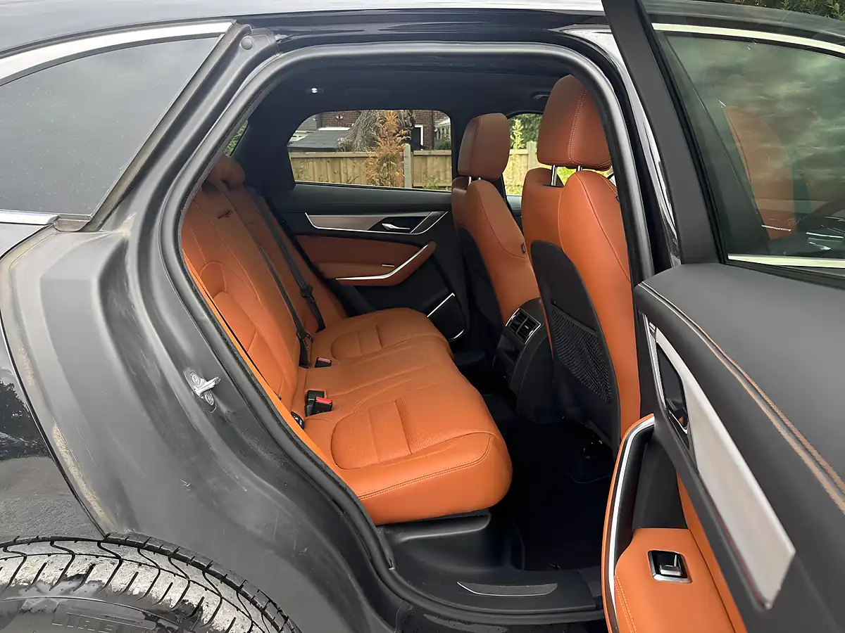 Used 2021 Jaguar F-Pace R-Dynamic Se Black - Interior and Exterior details 11