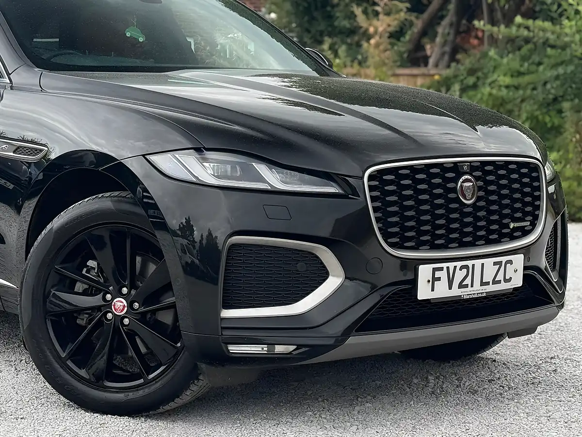Used 2021 Jaguar F-Pace R-Dynamic Se Black - Interior and Exterior details 17