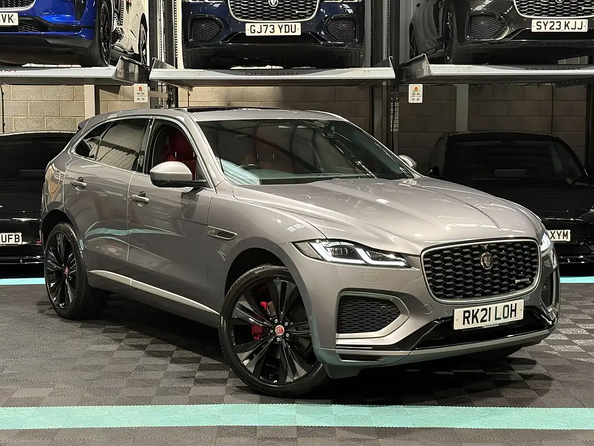 Used 2021 Jaguar F-Pace R-Dynamic Se Grey - Front View
