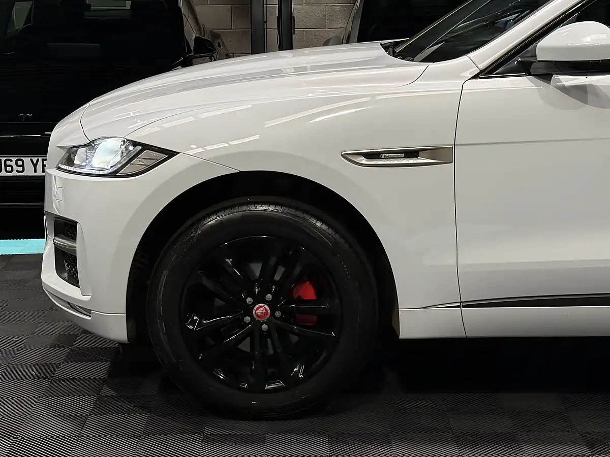 Used 2021 Jaguar F-Pace R-Sport White - Interior and Exterior details 14