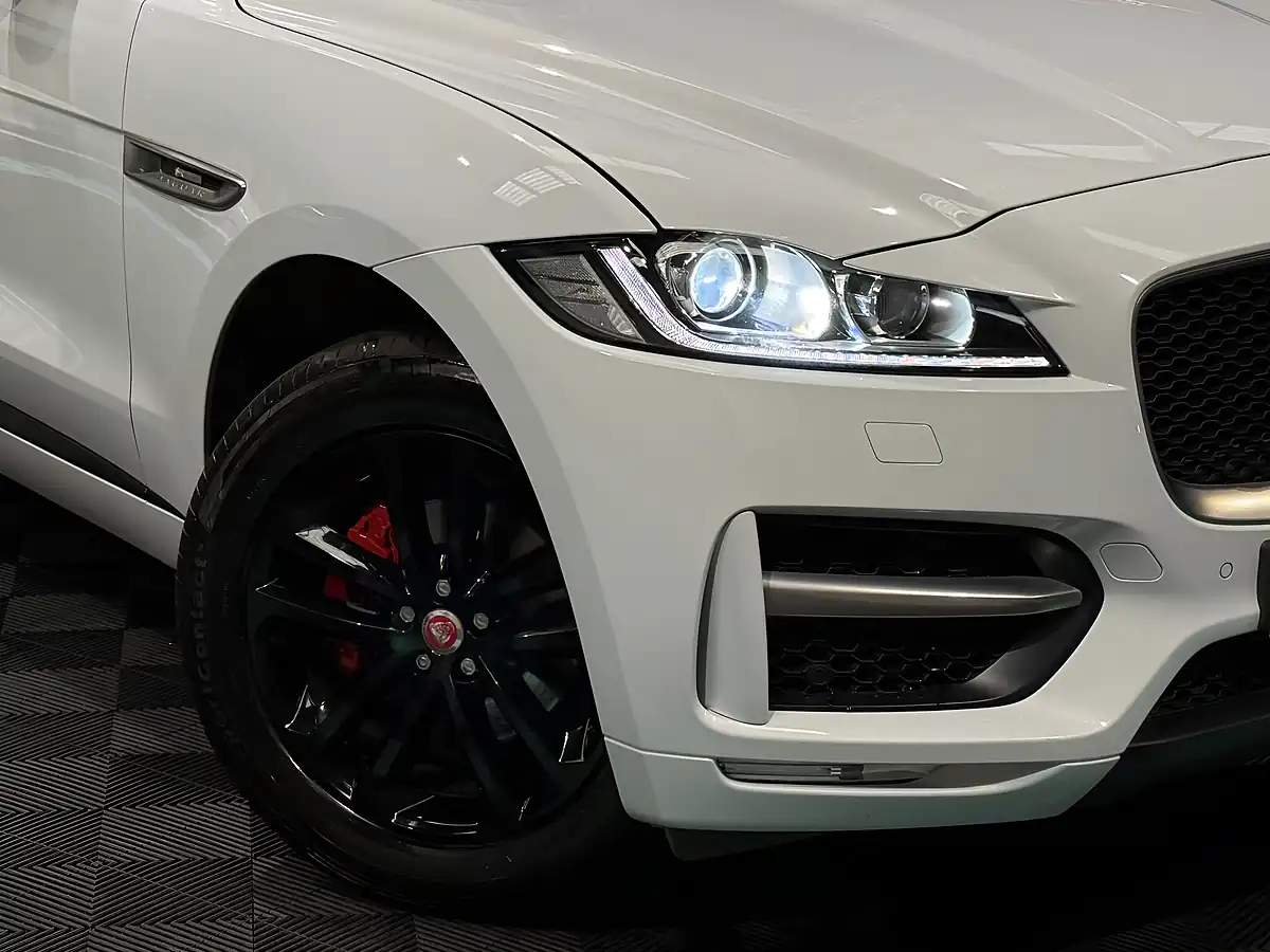 Used 2021 Jaguar F-Pace R-Sport White - Interior and Exterior details 15