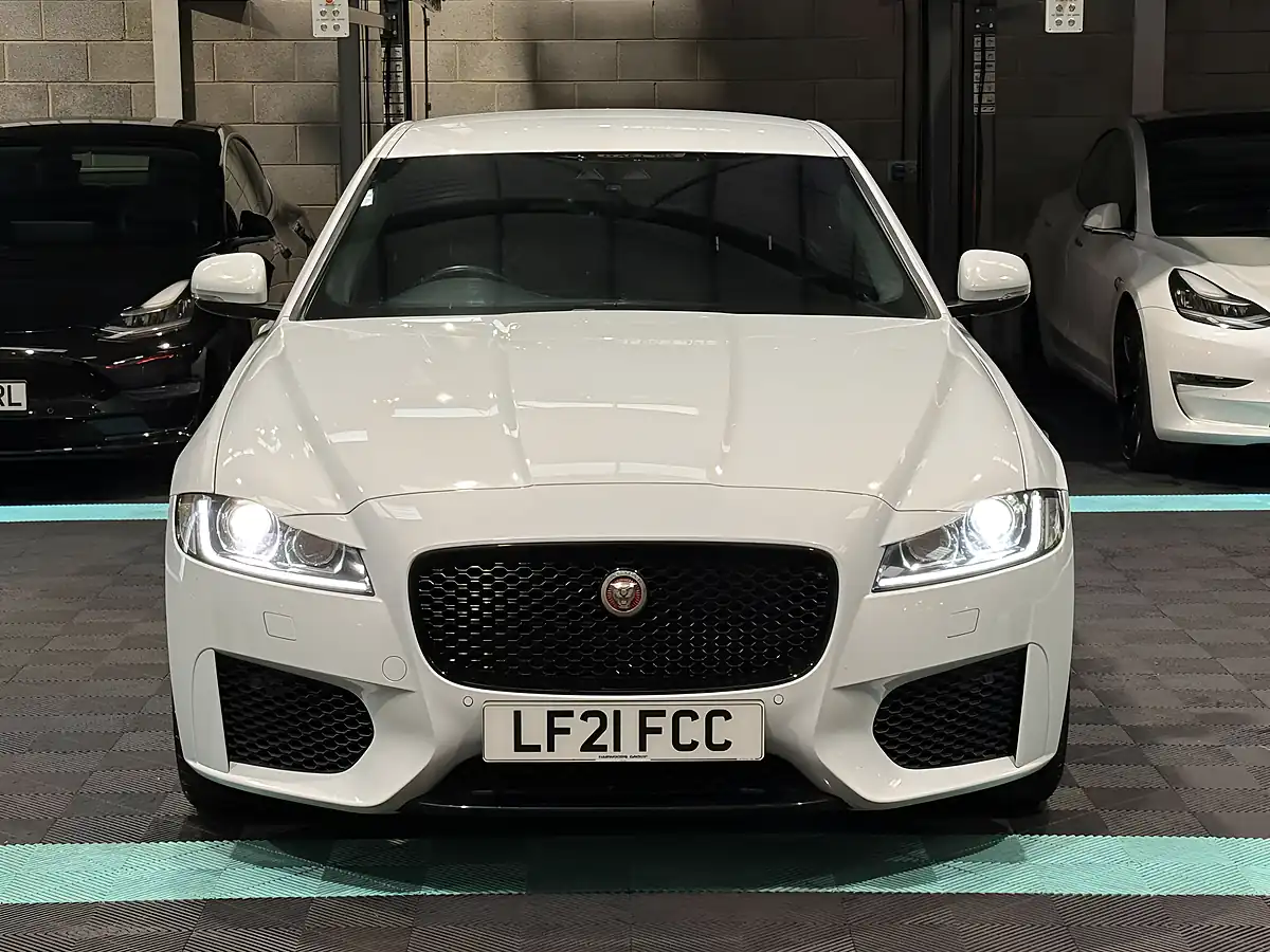Used 2021 Jaguar Xf Chequered Flag White - Interior and Exterior details 4