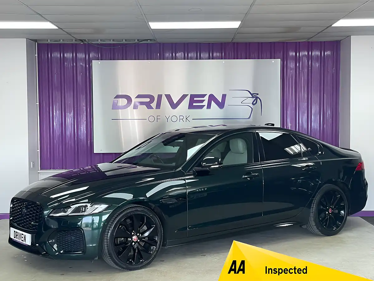 Used 2021 Jaguar Xf R-Dynamic Se British Racing Green - Front View
