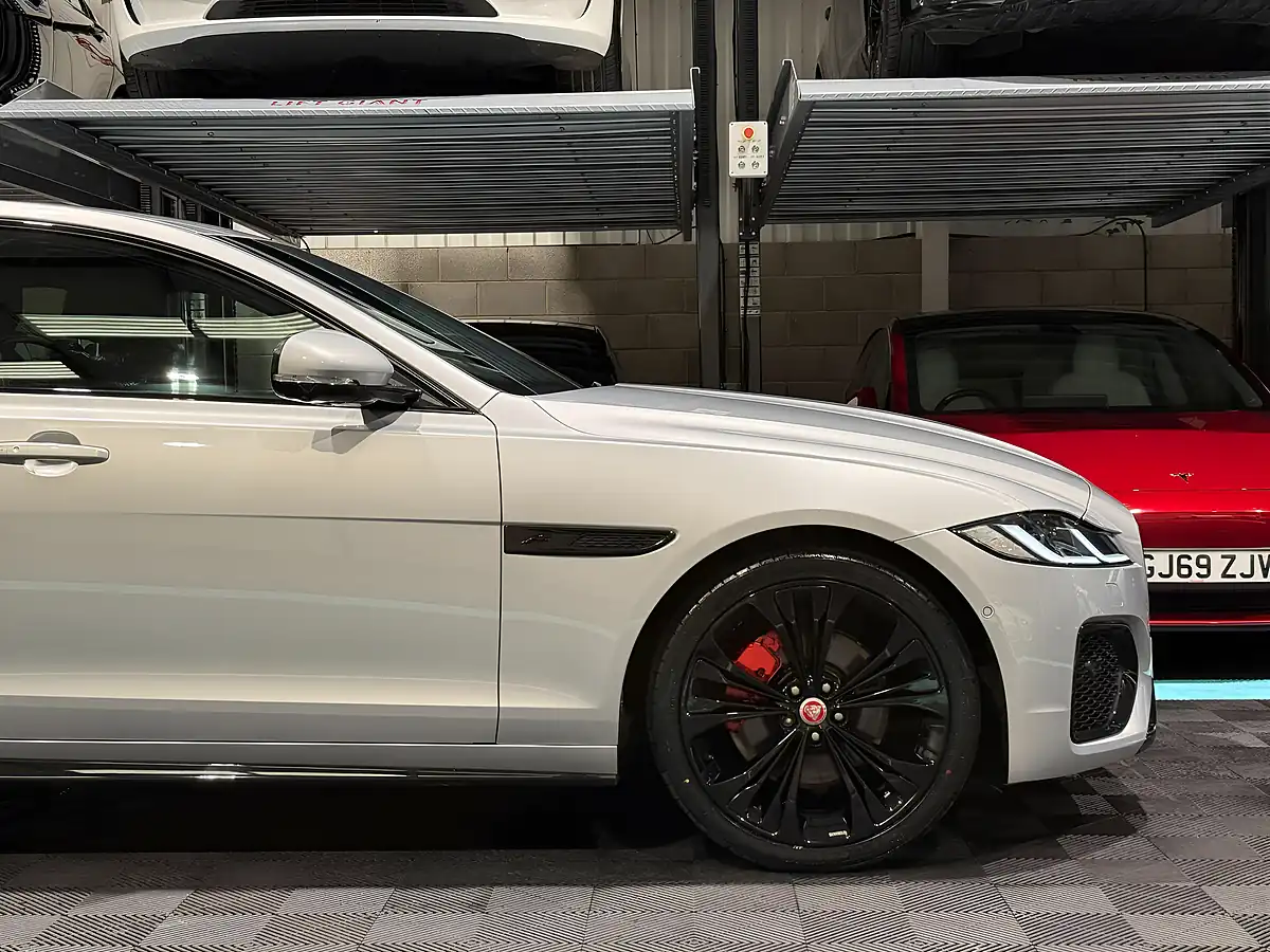Used 2021 Jaguar Xf R-Dynamic Se Silver - Interior and Exterior details 14