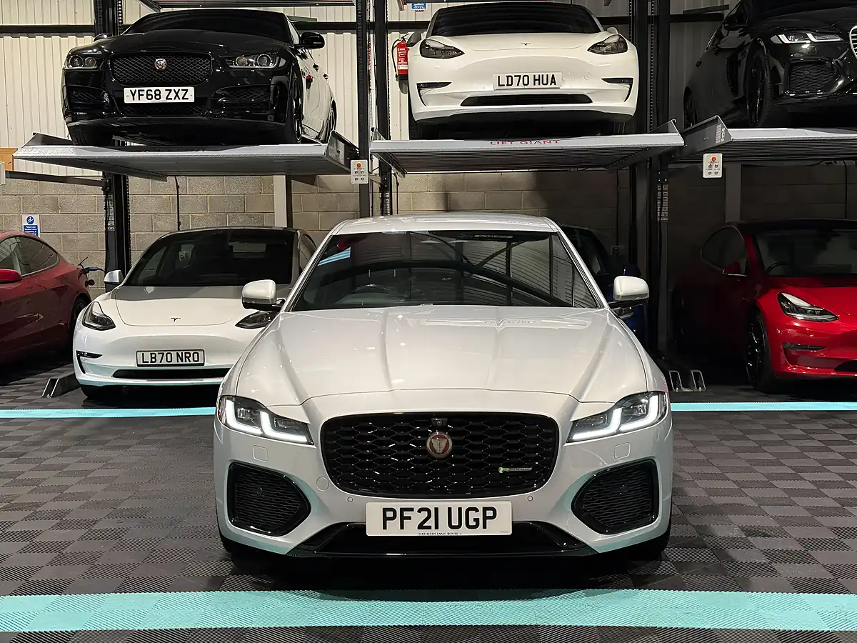 Used 2021 Jaguar Xf R-Dynamic Se Silver - Interior and Exterior details 4