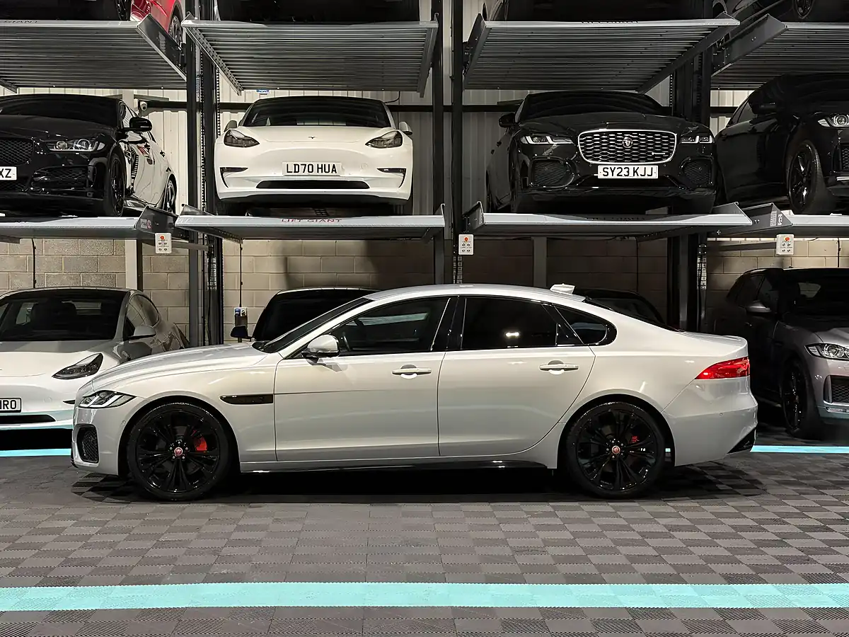 Used 2021 Jaguar Xf R-Dynamic Se Silver - Interior and Exterior details 6