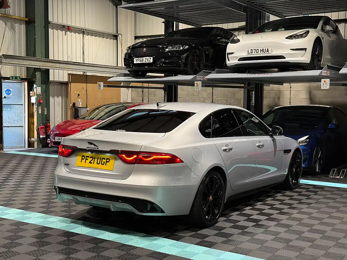 Used 2021 Jaguar Xf R-Dynamic Se Silver - Interior and Exterior details 8