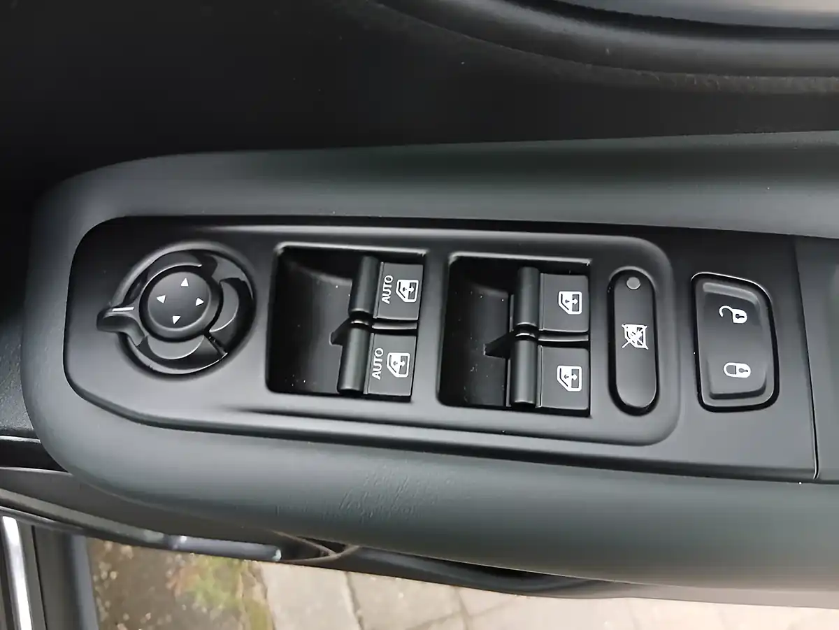 Used 2021 Jeep Renegade Limited Grey - Interior and Exterior details 10