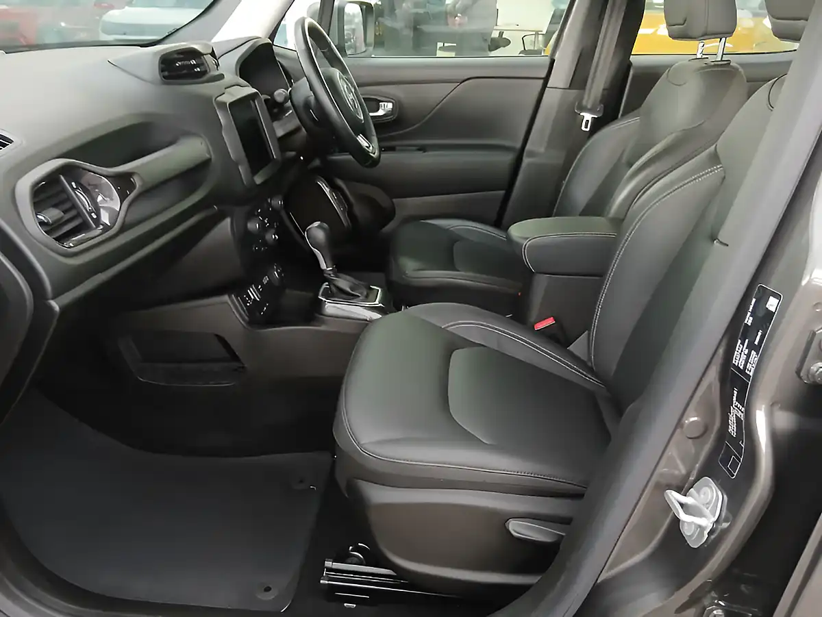 Used 2021 Jeep Renegade Limited Grey - Interior and Exterior details 15
