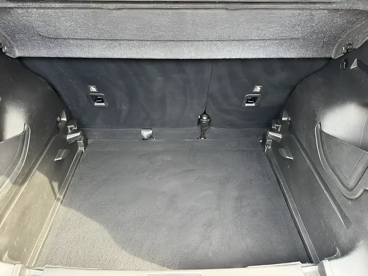 Used 2021 Jeep Renegade Night Eagle White - Interior and Exterior details 12