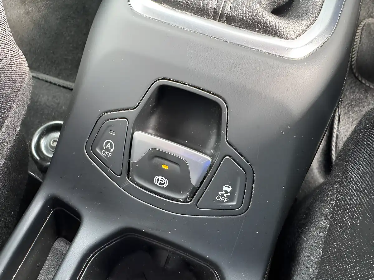 Used 2021 Jeep Renegade Night Eagle White - Interior and Exterior details 8