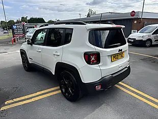 Used 2021 Jeep Renegade Night Eagle White - Interior and Exterior details 9