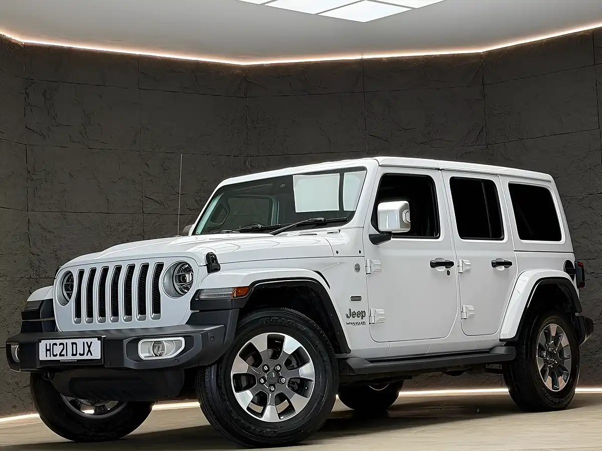 Used 2021 Jeep Wrangler Overland White - Front View