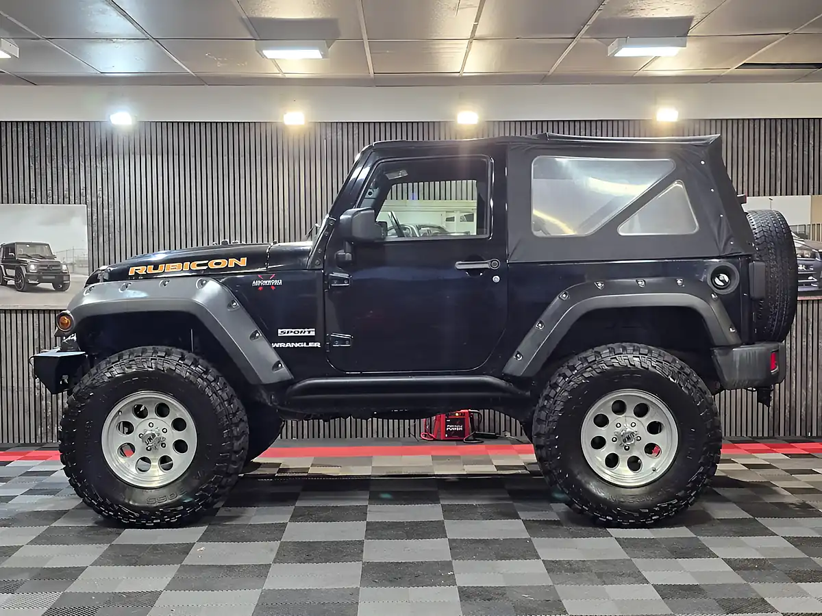 Used 2021 Jeep Wrangler Rubicon Black - Interior and Exterior details 5