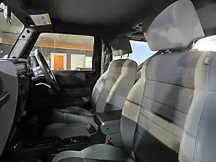 Used 2021 Jeep Wrangler Rubicon Black - Interior and Exterior details 9