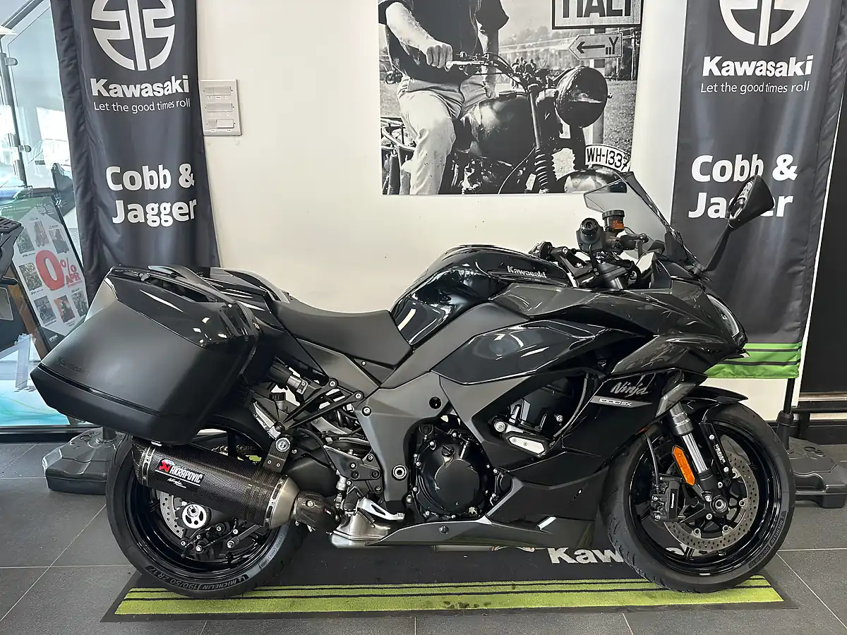 Used 2021 Kawasaki Ninja 1000 Sx Performance Tourer Black - Front View