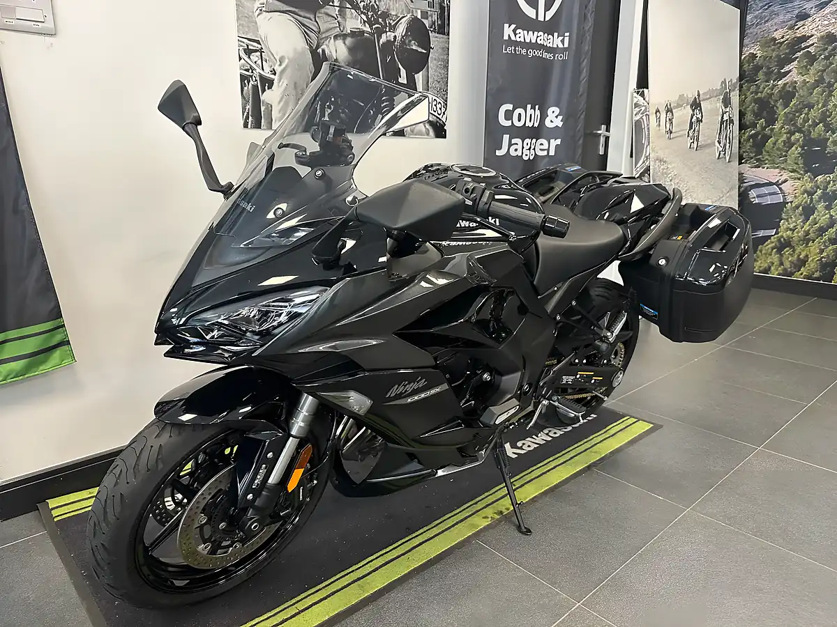 Used 2021 Kawasaki Ninja 1000 Sx Performance Tourer Black - Interior and Exterior details 12