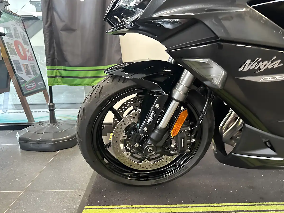 Used 2021 Kawasaki Ninja 1000 Sx Performance Tourer Black - Interior and Exterior details 13