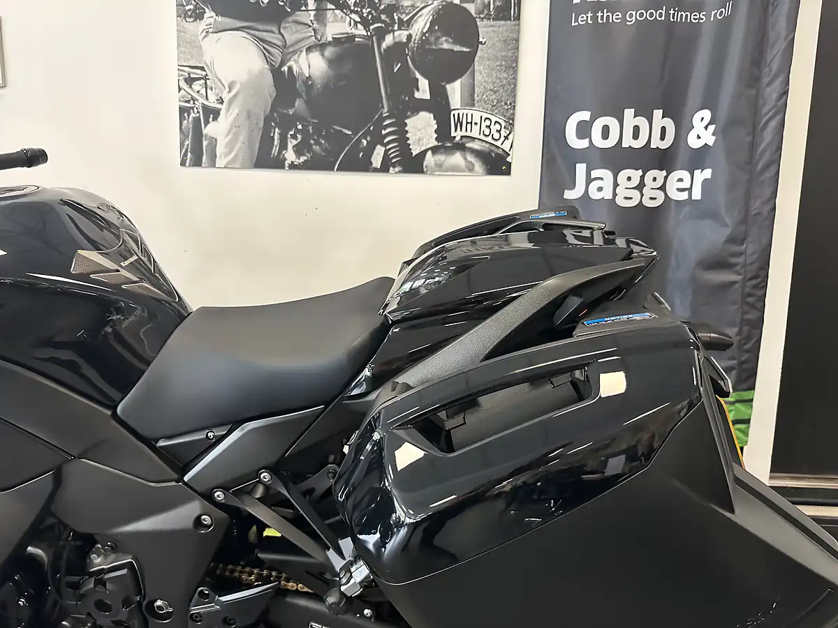 Used 2021 Kawasaki Ninja 1000 Sx Performance Tourer Black - Interior and Exterior details 16