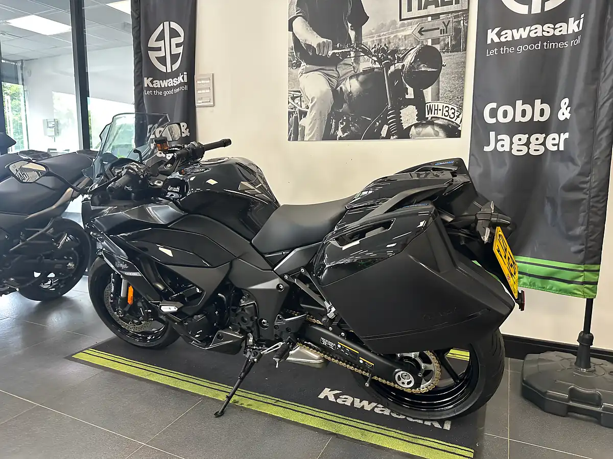 Used 2021 Kawasaki Ninja 1000 Sx Performance Tourer Black - Interior and Exterior details 19