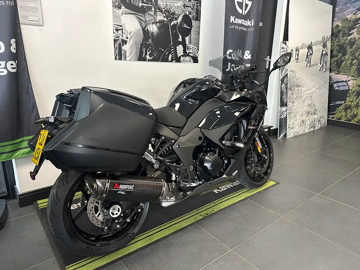 Used 2021 Kawasaki Ninja 1000 Sx Performance Tourer Black - Interior and Exterior details 2