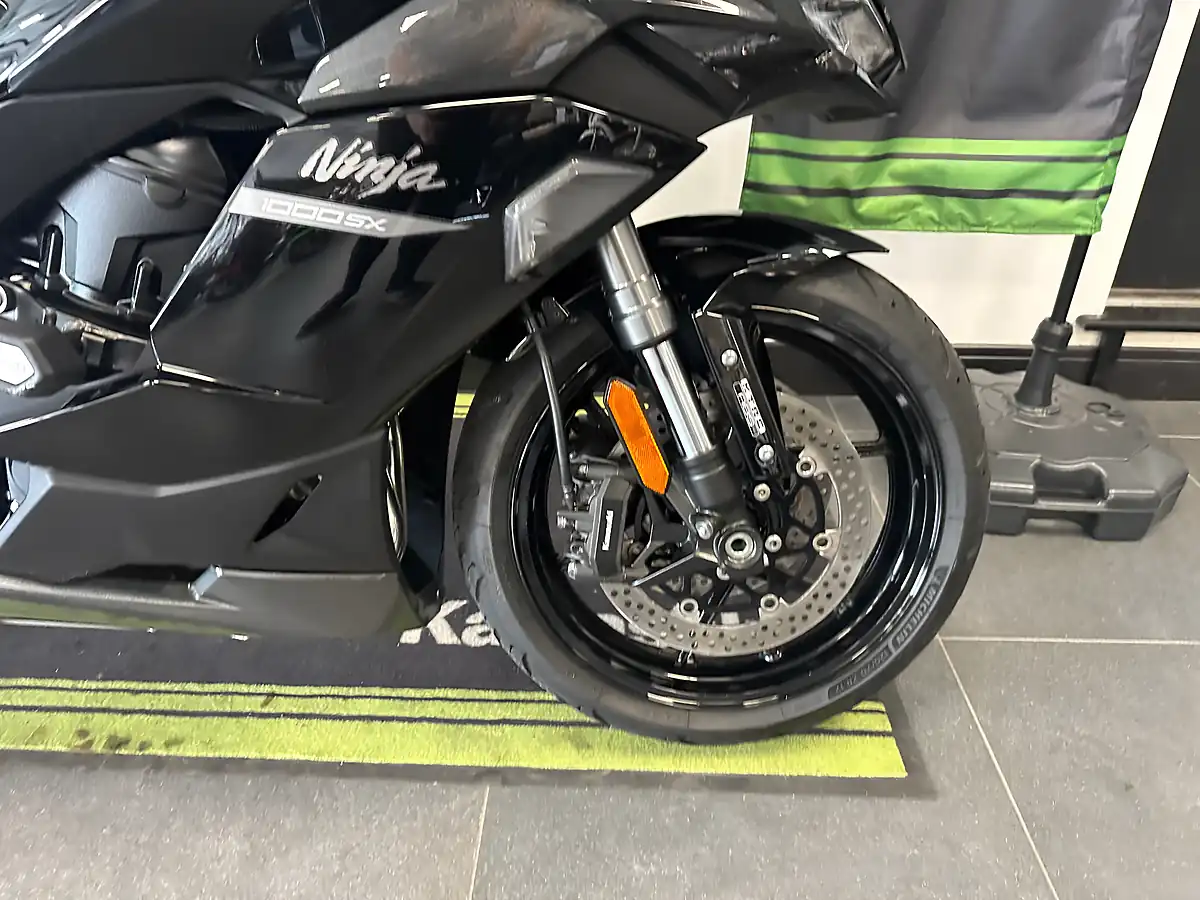Used 2021 Kawasaki Ninja 1000 Sx Performance Tourer Black - Interior and Exterior details 7