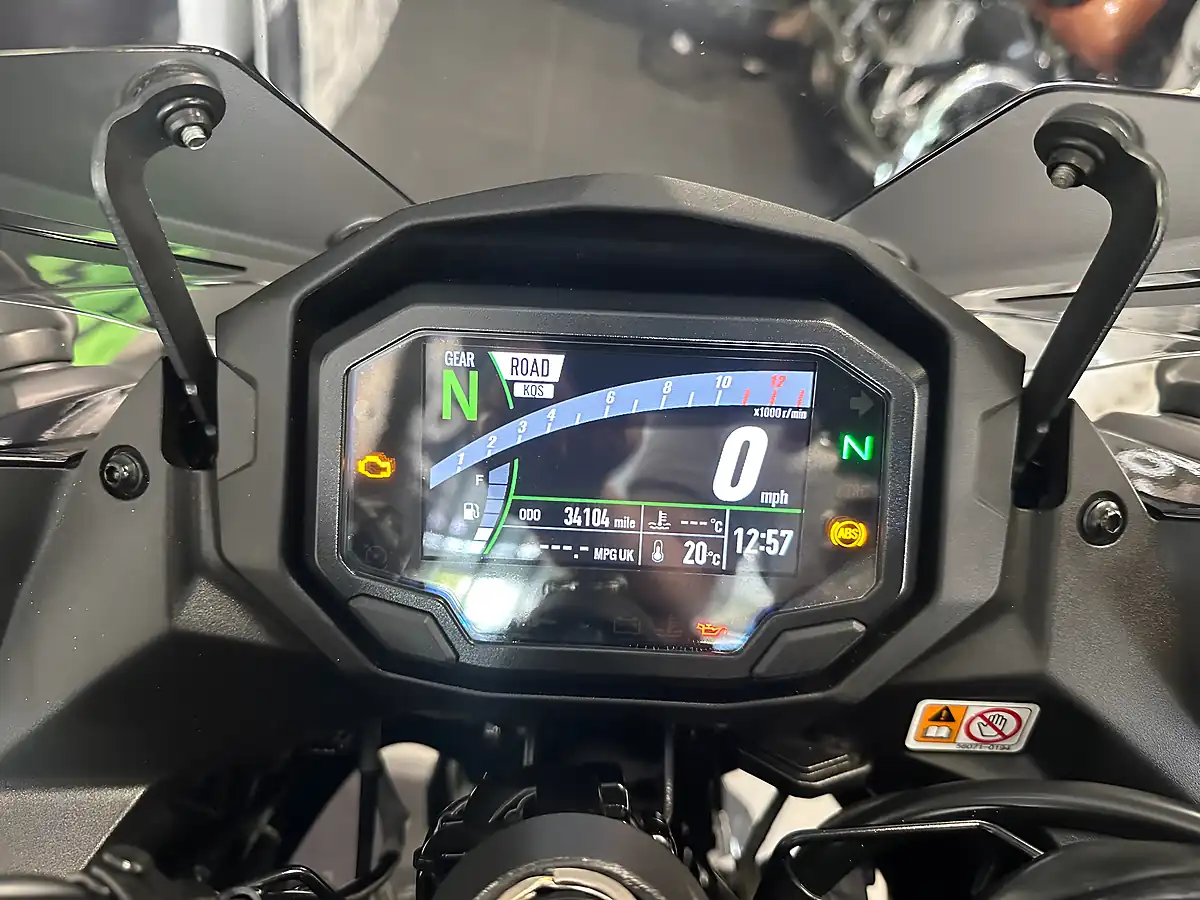 Used 2021 Kawasaki Ninja 1000 Sx Performance Tourer Black - Interior and Exterior details 9