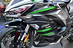 Used 2021 Kawasaki Ninja 1000SX Sports Tourer Grey - Interior and Exterior details 11