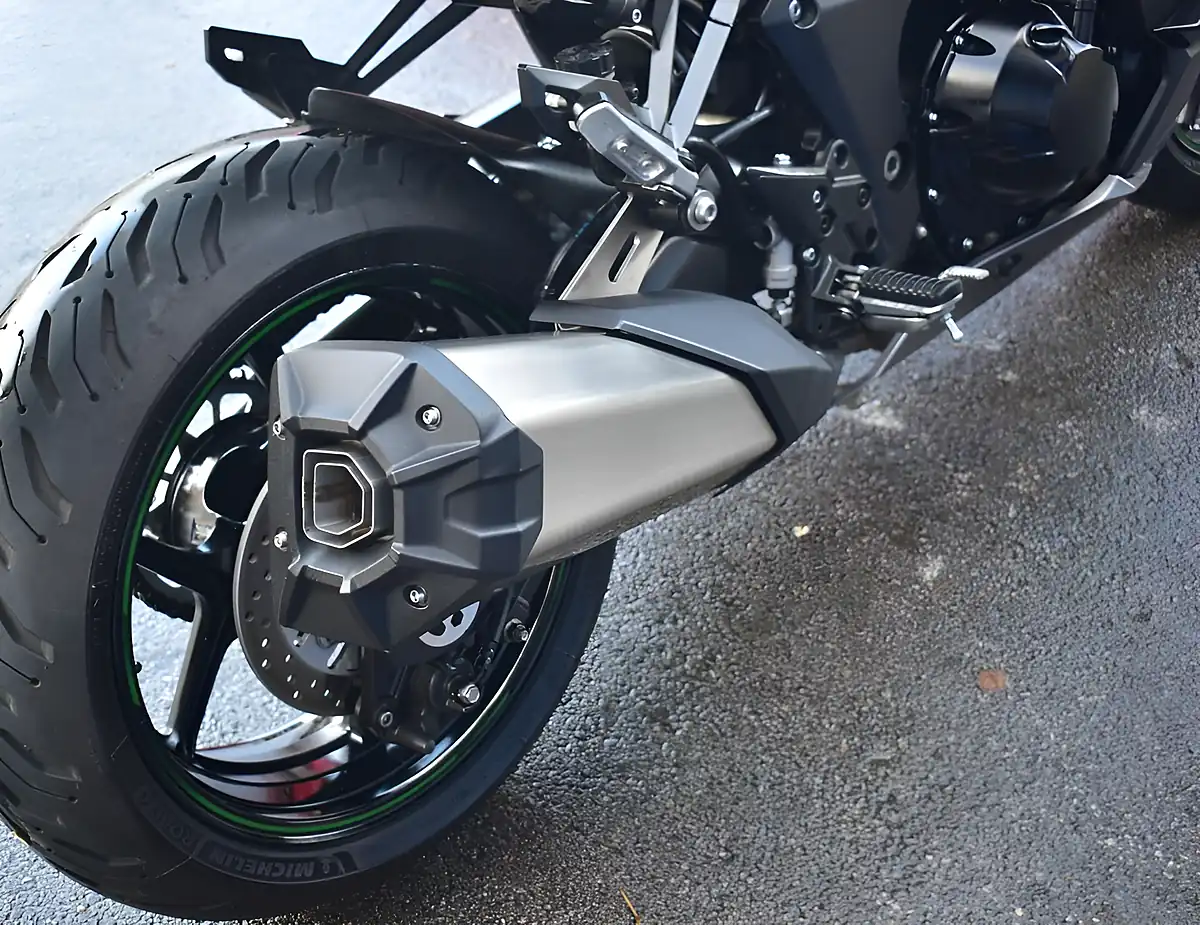Used 2021 Kawasaki Ninja 1000SX Sports Tourer Grey - Interior and Exterior details 17
