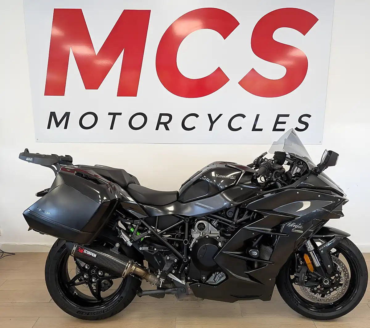 Used 2021 Kawasaki Ninja H2 Sx Grey - Interior and Exterior details 11