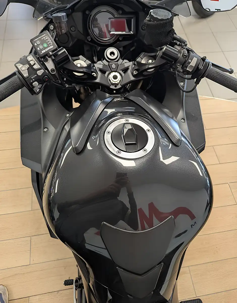 Used 2021 Kawasaki Ninja H2 Sx Grey - Interior and Exterior details 14