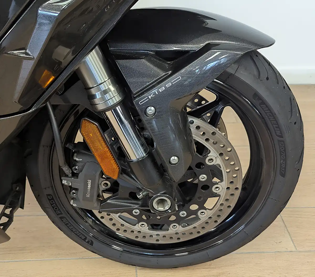 Used 2021 Kawasaki Ninja H2 Sx Grey - Interior and Exterior details 16