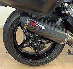 Used 2021 Kawasaki Ninja H2 Sx Grey - Interior and Exterior details 17