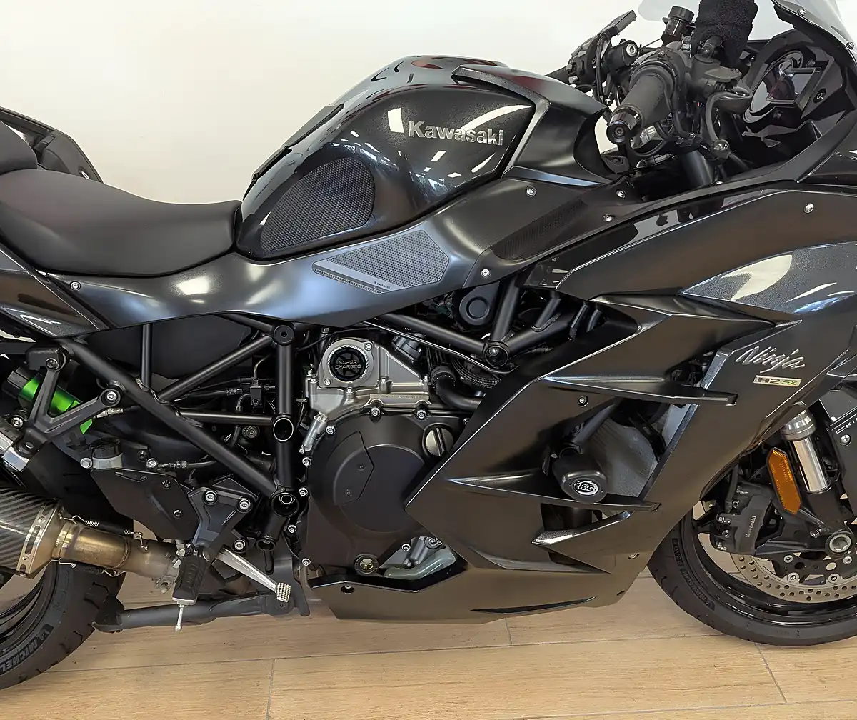 Used 2021 Kawasaki Ninja H2 Sx Grey - Interior and Exterior details 5